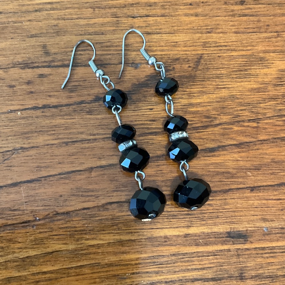 Elegant Black Beaded Dangle Earrings - Picture 2 of 3